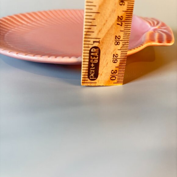 Vintage Pink Shell Shaped Soap, Jewelry or Trinket Dish - Picture 13 of 13